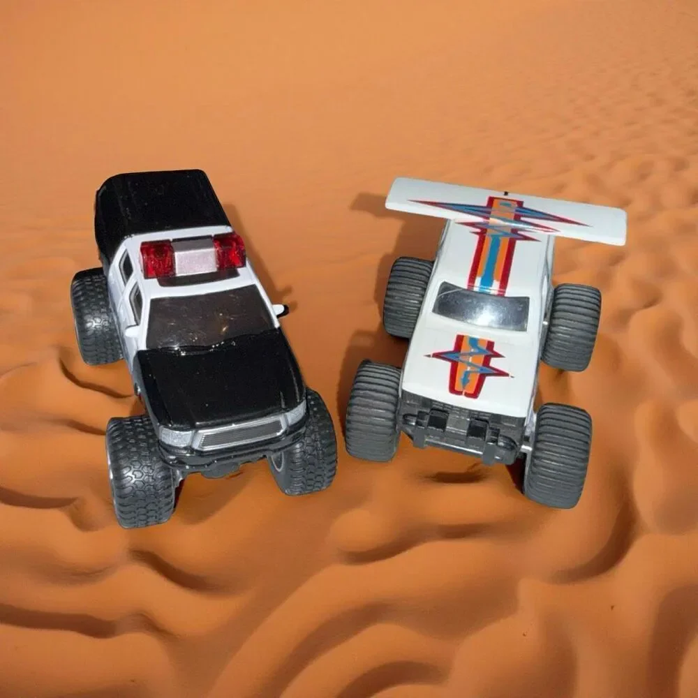 Macau Mattel Stunt Ratz Baja Jeep & Road Ripper Police Monster Trucks Friction